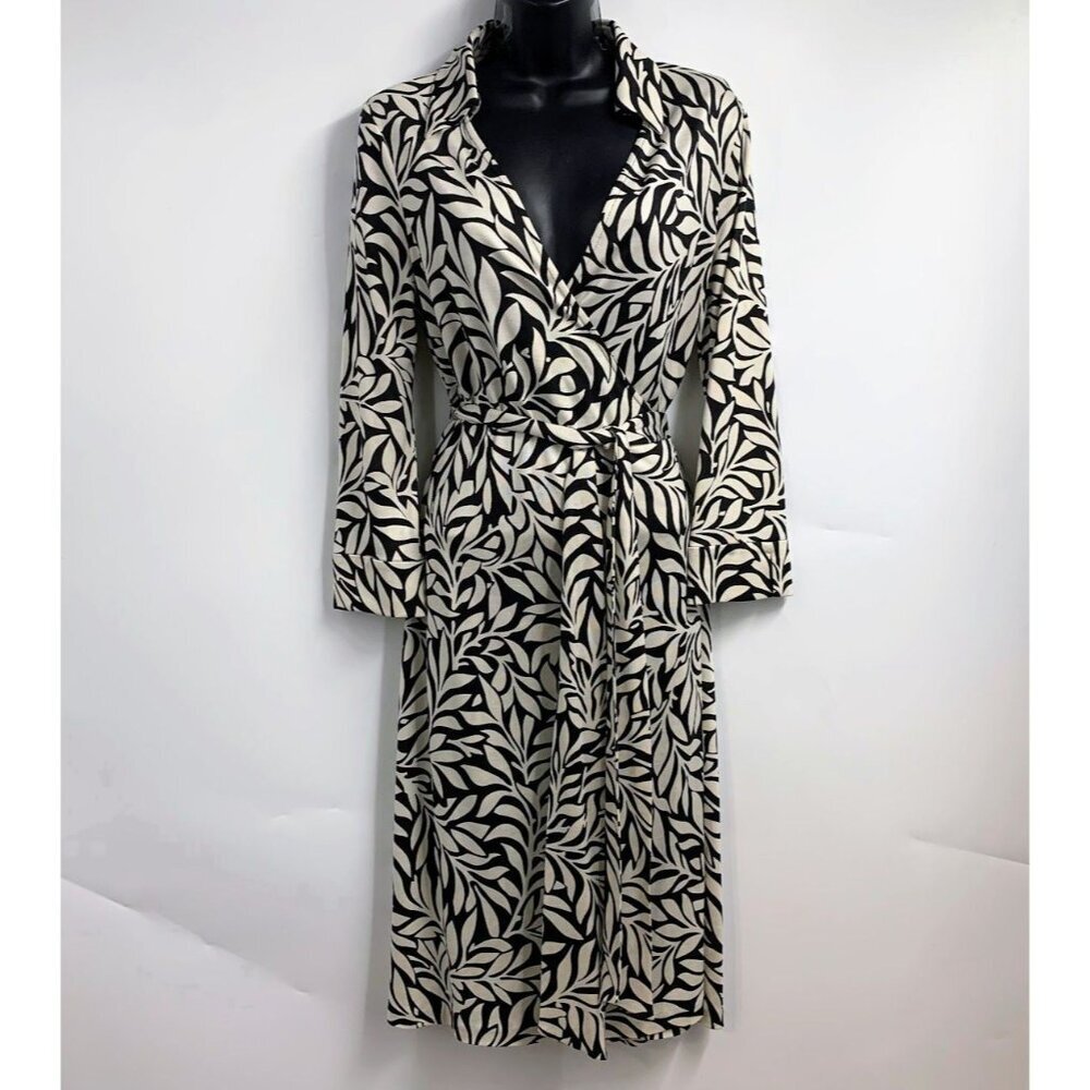 Diane VonFurstengberg Women's Flared Sleeve Floral 100% Silk Wrap Dress Size 12